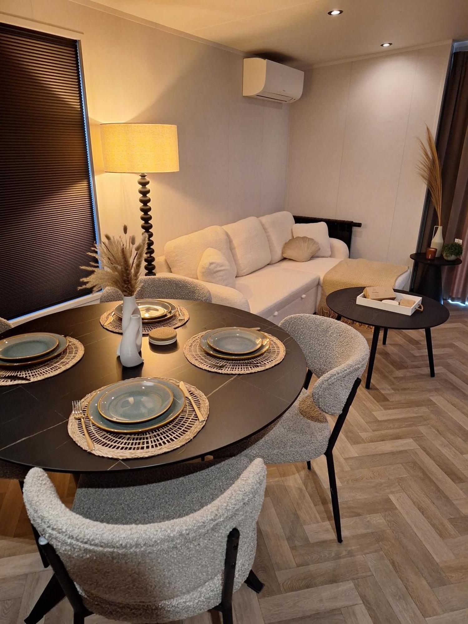 'Relax Lodge Sea' - Wellness Lodge In Zeeland - Private Sauna - Airco - Garden - Outdoor Swimming Pool - Free Wifi, Towels & Bed Linen Heinkenszand Экстерьер фото