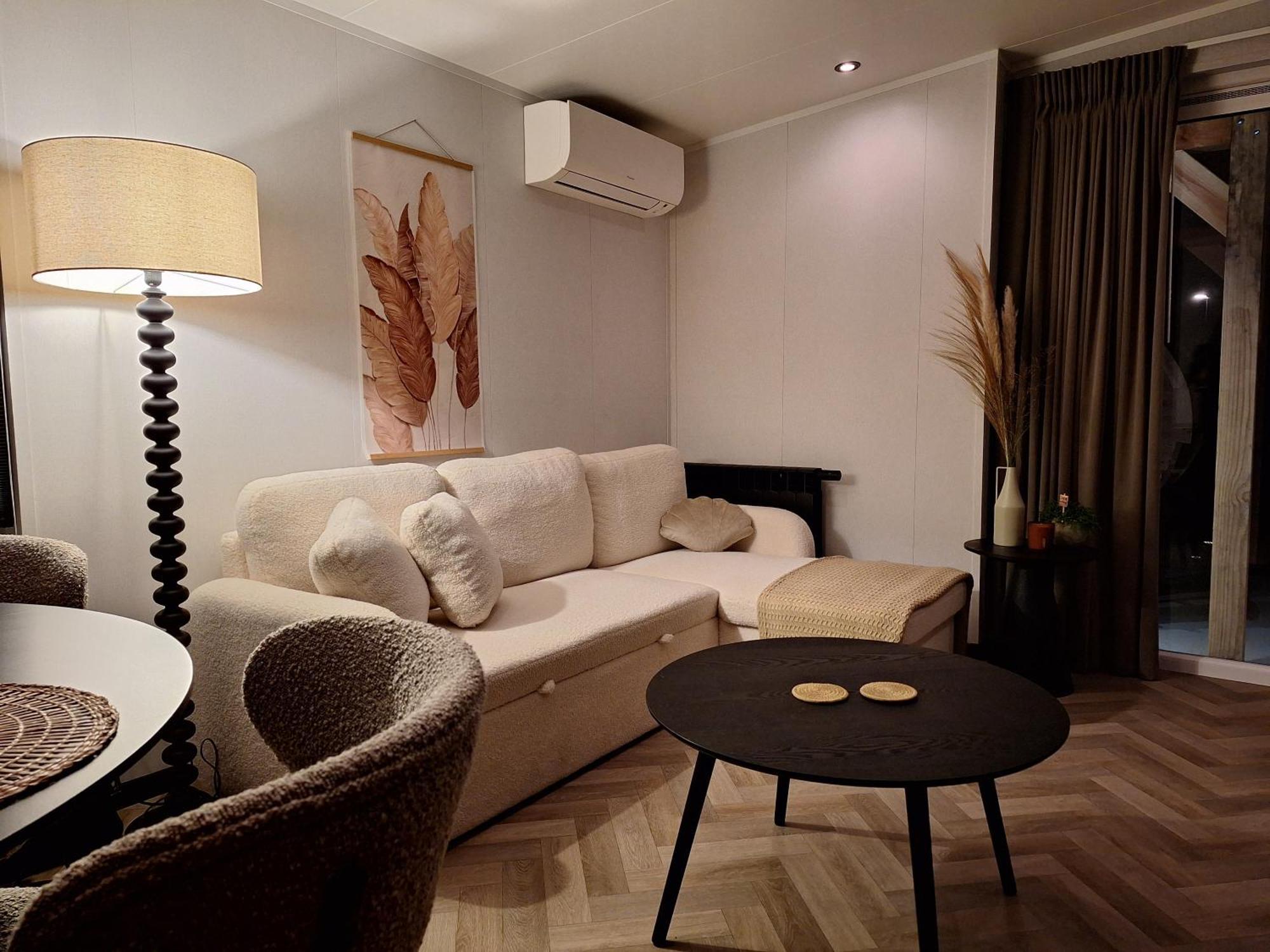 'Relax Lodge Sea' - Wellness Lodge In Zeeland - Private Sauna - Airco - Garden - Outdoor Swimming Pool - Free Wifi, Towels & Bed Linen Heinkenszand Экстерьер фото
